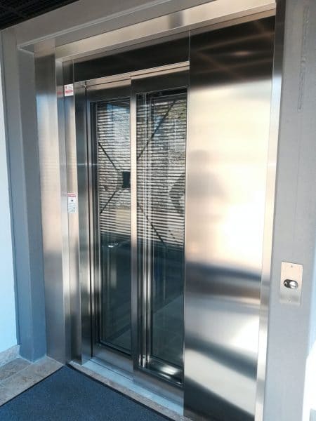 Cabine d'ascenseur