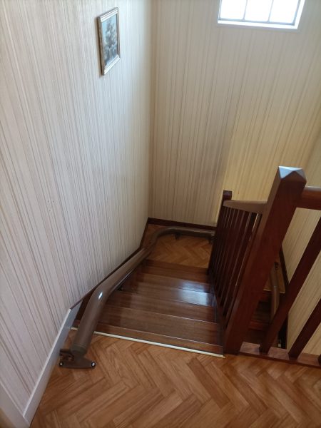 Fauteuil monte-escalier bois
