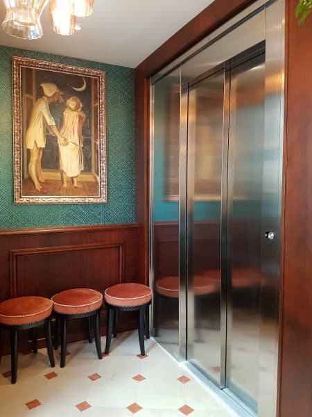Remplacement d'un ascenseur dans un restaurant à Paris (75)