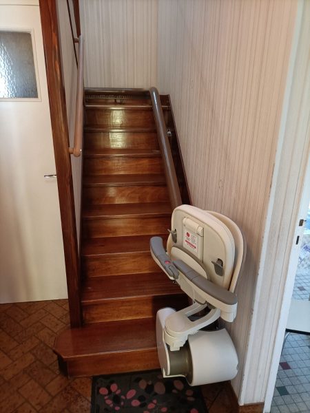 Siège monte-escalier maison