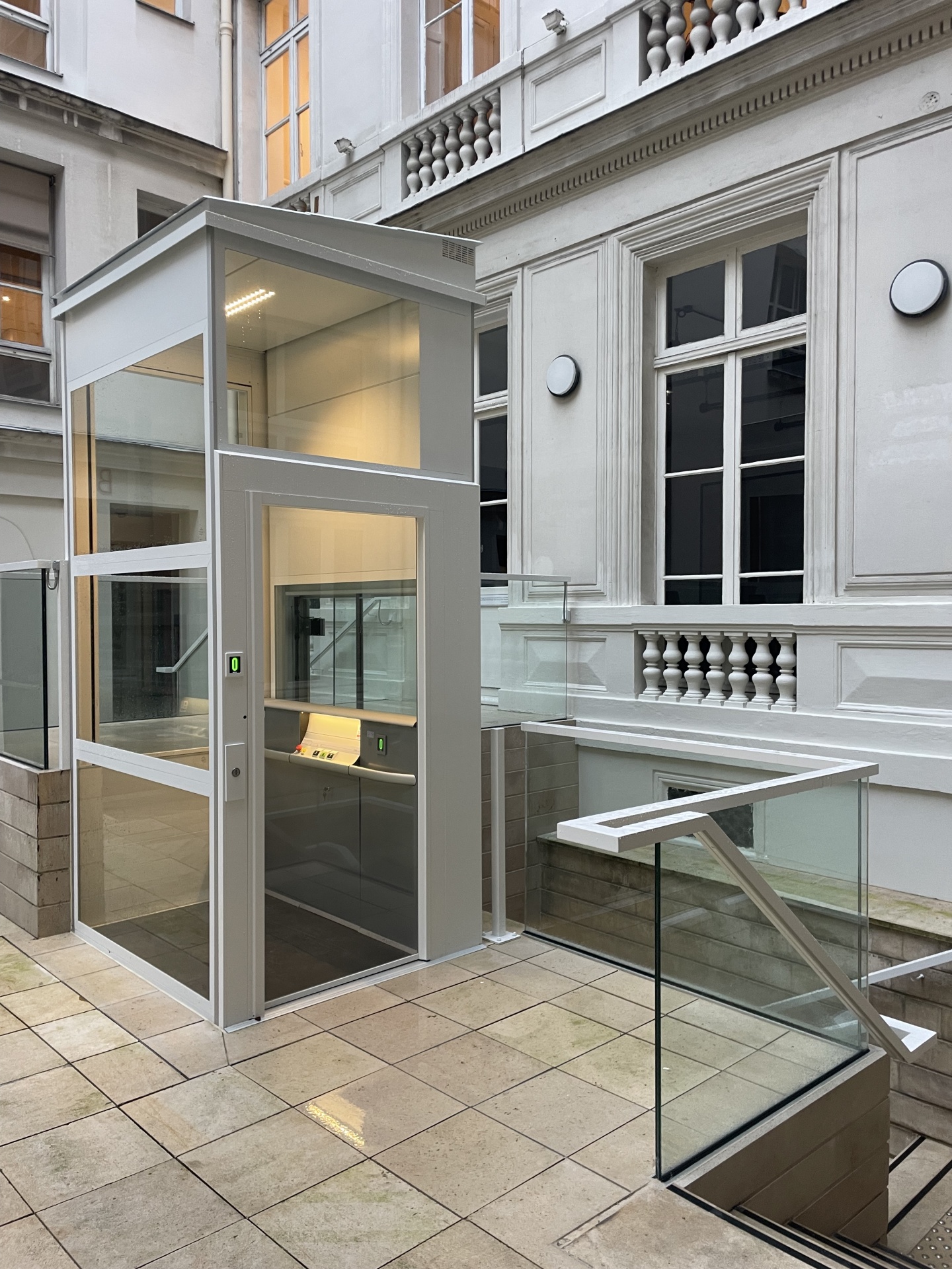 Élévateur PMR extérieur à Paris (75)