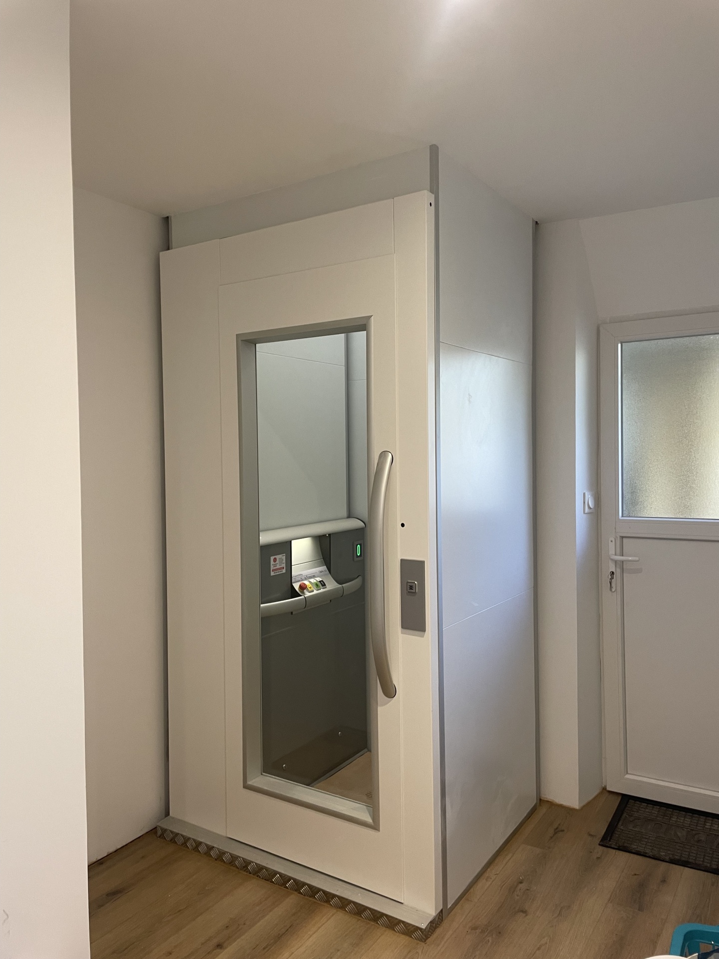 Ascenseur privatif dans la manche (50)