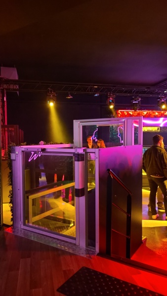 discothèque avec élévateur pmr