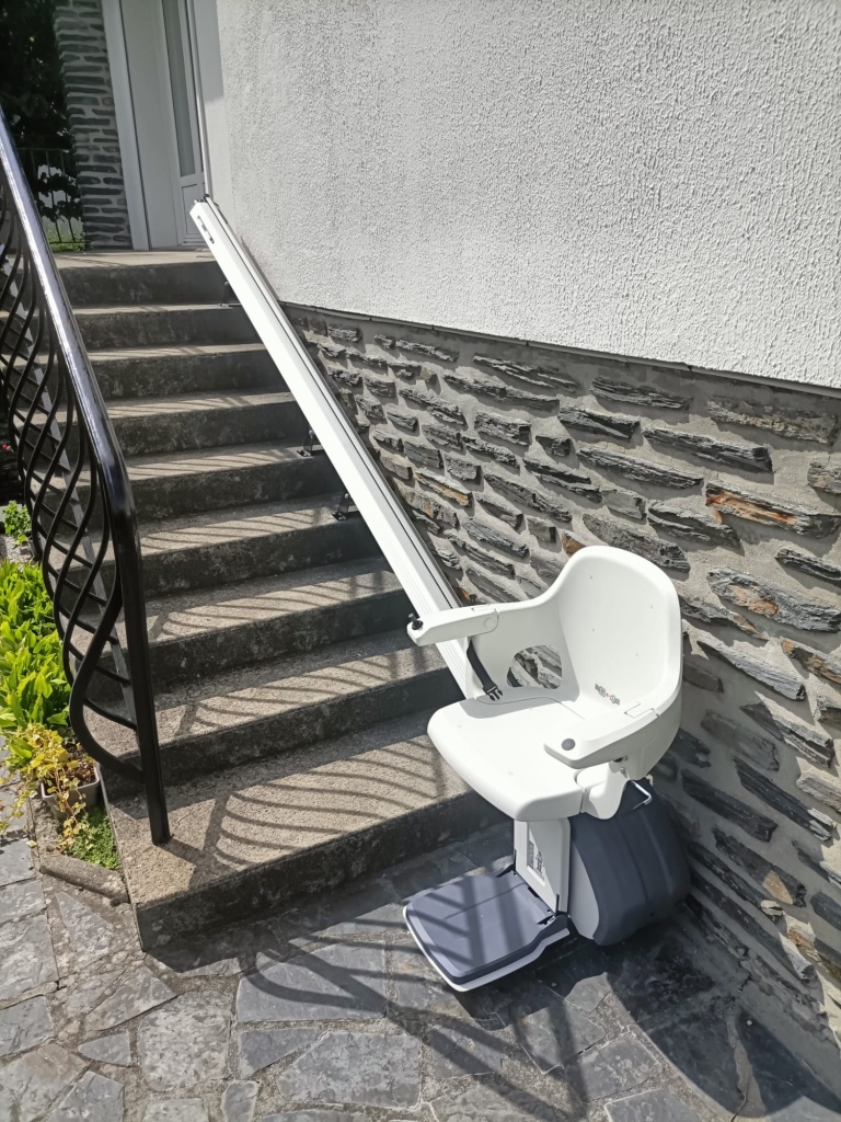 Monte-escalier extérieur dans la Manche (50)