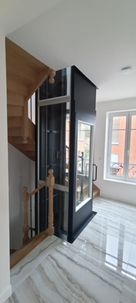 maison avec ascenseur privatif noir
