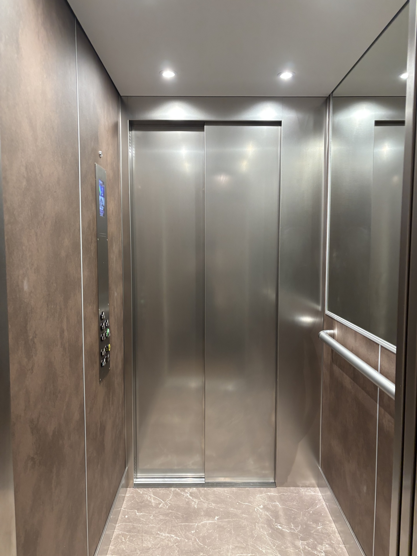Modernisation de deux ascenseurs en copropriété à Blonville-sur-Mer (14)
