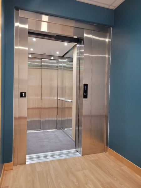 Installation d'un ascenseur neuf à la Maison des Sports de Hérouville (14)