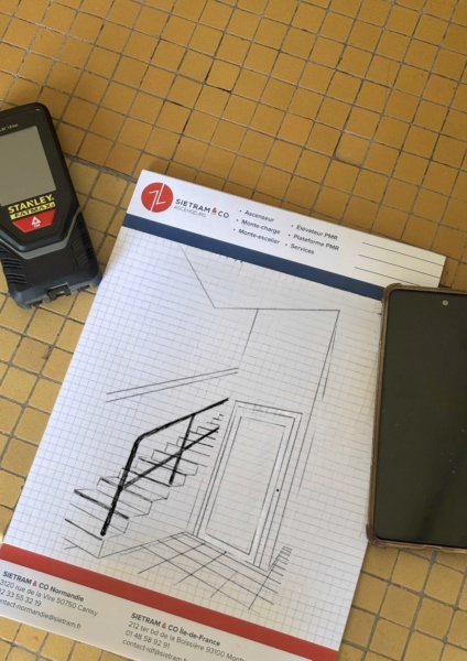 Création d'un ascenseur sur mesure en copropriété à Lisieux (14)
