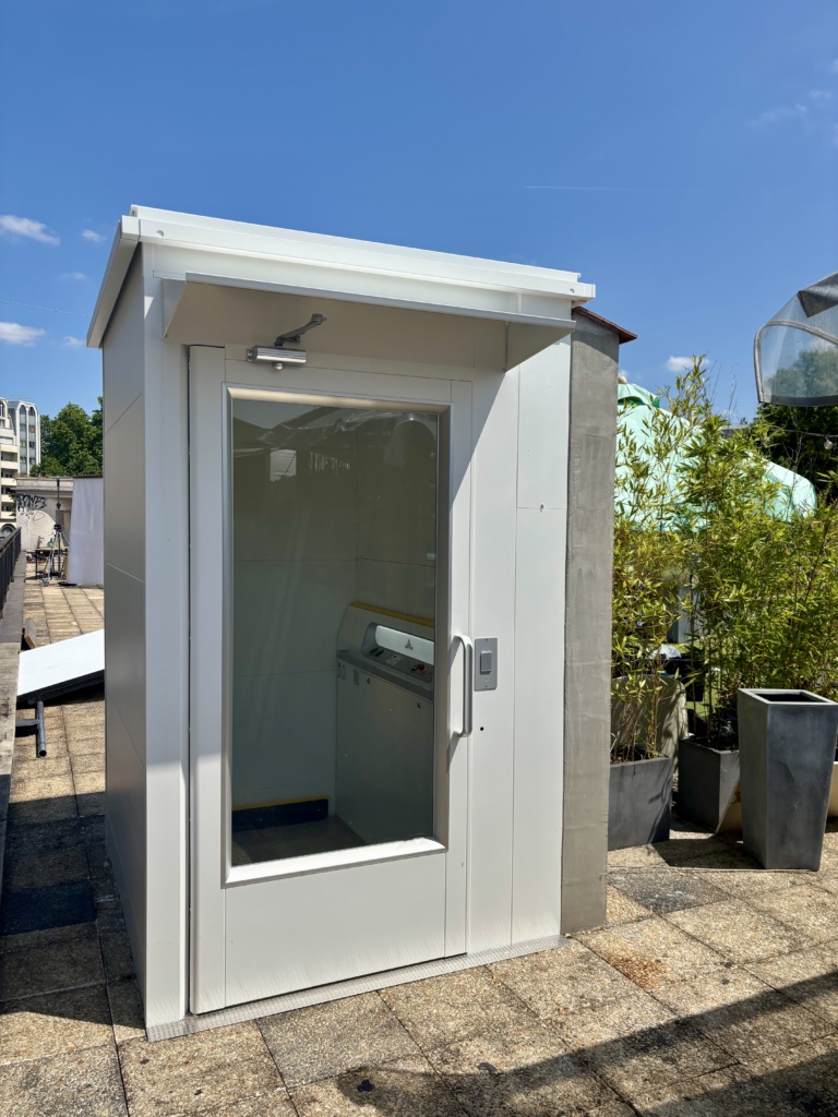 Elévateur PMR dans un centre culturel à Paris (75)