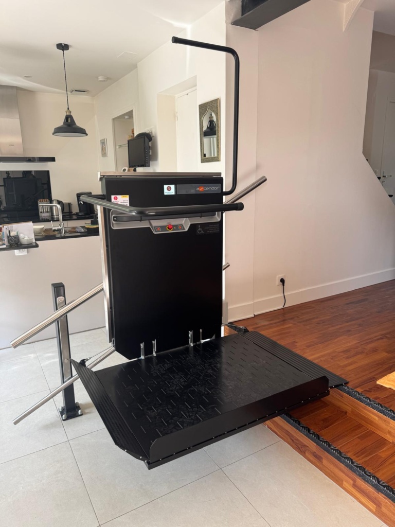 Plateforme monte-escalier dans une maison à Lont-Pont-sur-Orge (91)