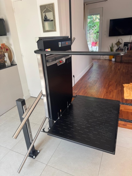 Plateforme monte-escalier dans une maison à Lont-Pont-sur-Orge (91)