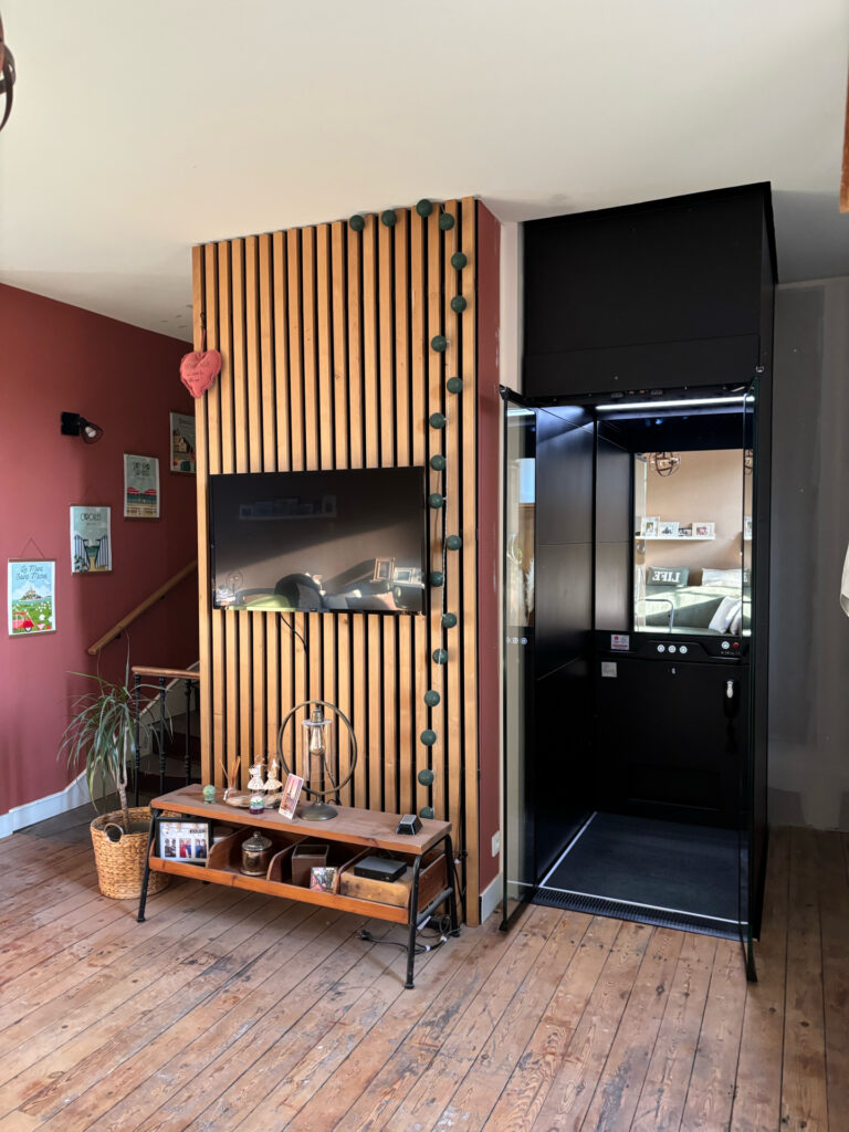 Quel espace prévoir pour un ascenseur de maison ? Dimensions, cotes et configurations