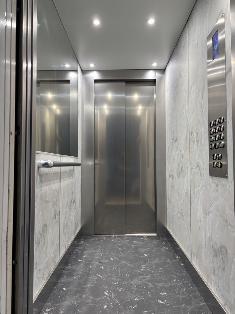 Modernisation d&rsquo;ascenseur : une solution durable pour votre bâtiment