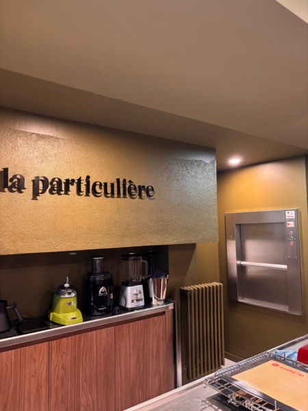 Installation d'un monte-charge dans un boutique hôtel à Caen (14)