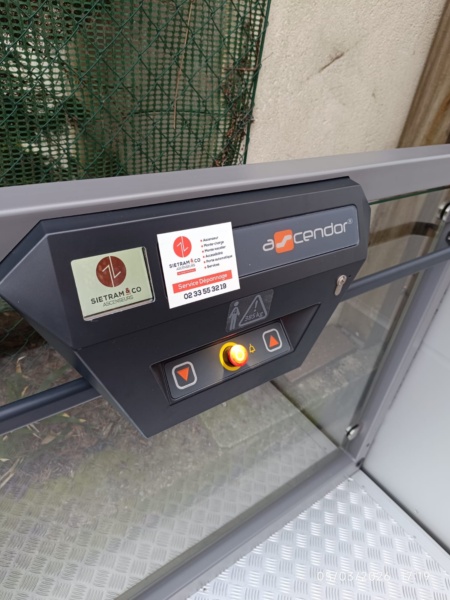 Installation d'un ascenseur privatif extérieur à Saint-Aubin-sur-Mer (14)