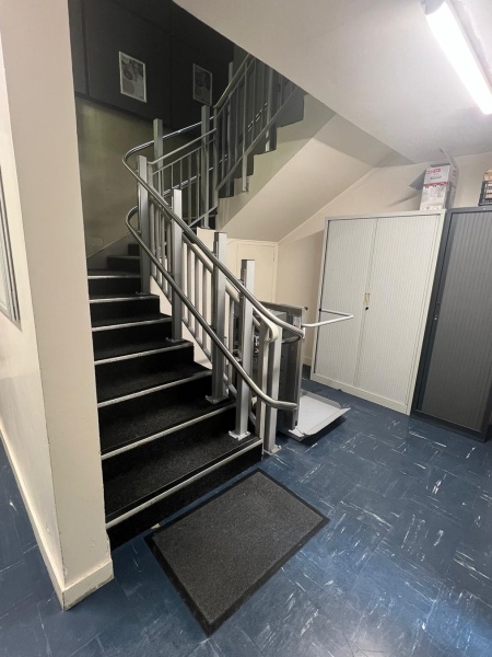 Installation d'une plateforme élévatrice PMR à Melun (77)