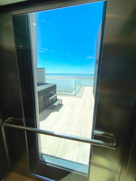 Ascenseur dans une villa contemporaine à Agon-Coutainville (50)