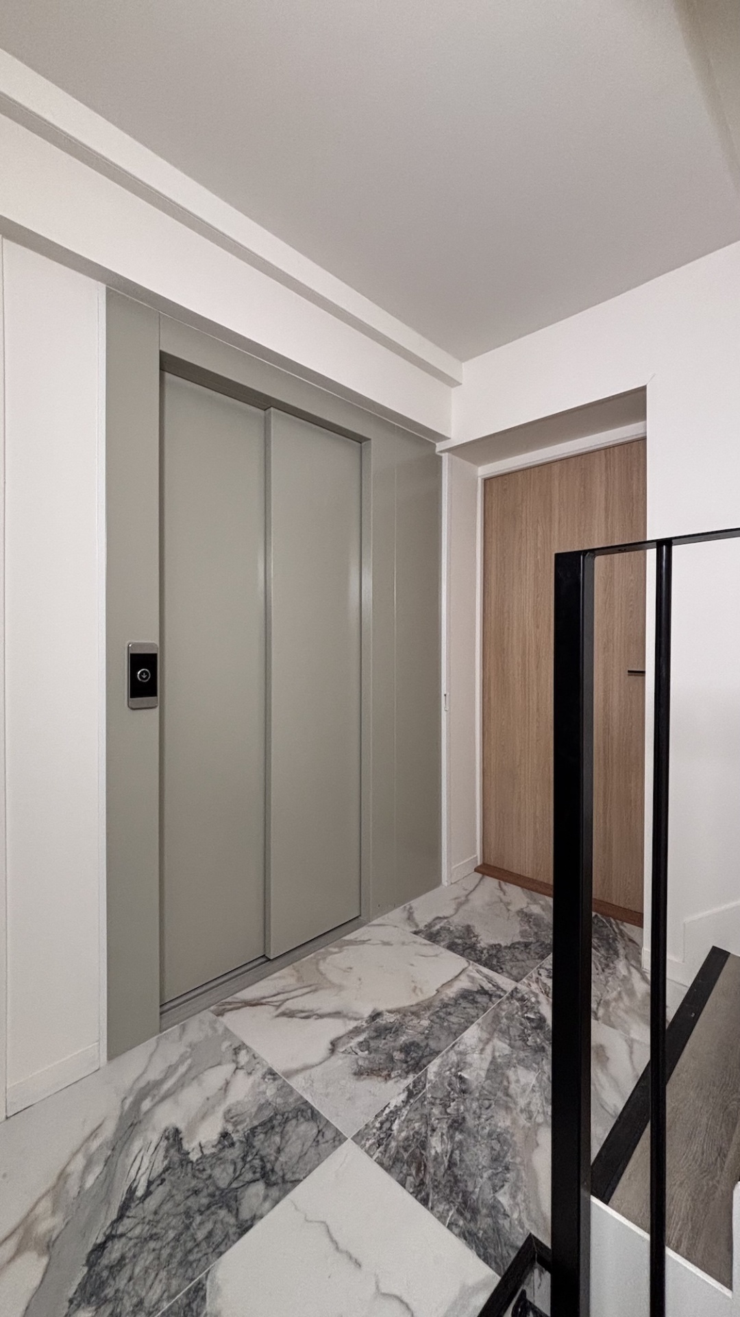 Installation d&rsquo;un ascenseur dans une résidence à Donville-les-Bains (50)