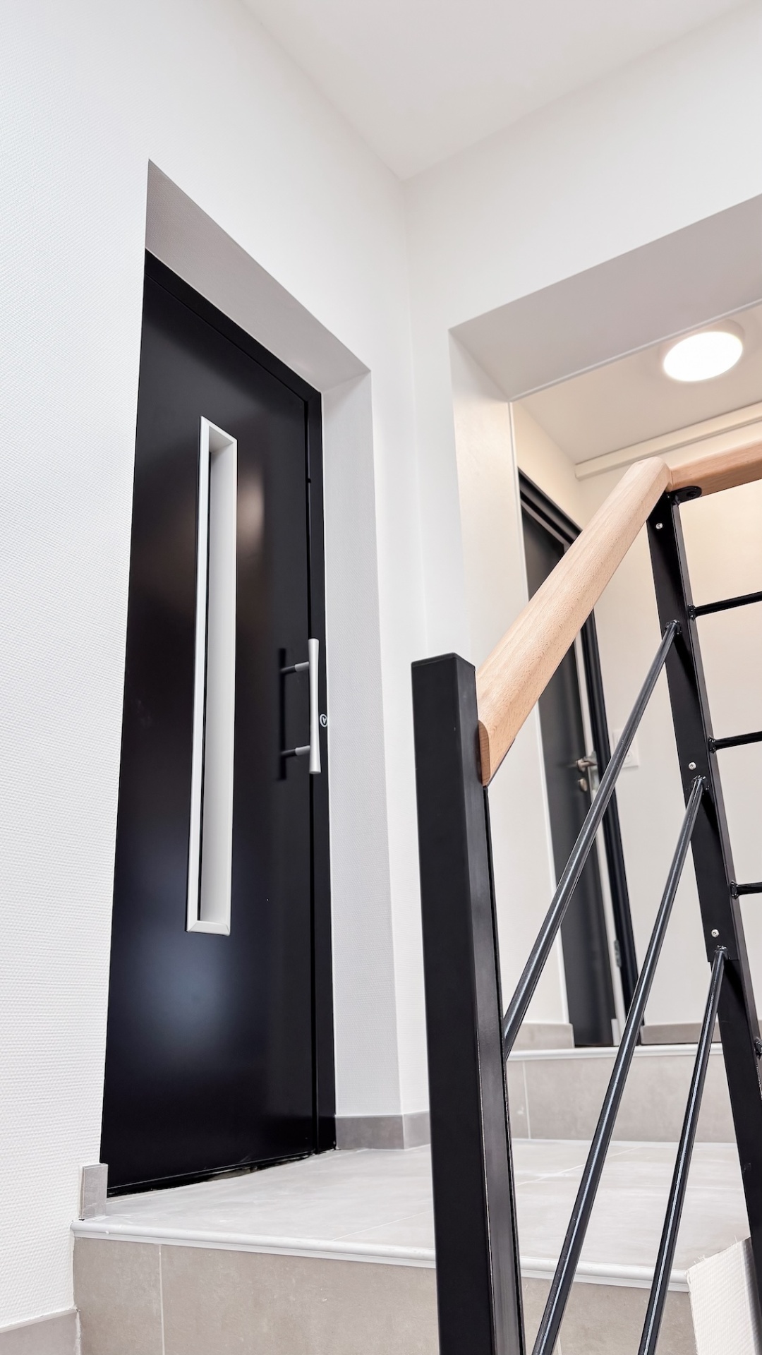 Installation d&rsquo;un élévateur dans une résidence privée à Carolles (50)